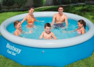 Дитячий відпочинок біля води: як обрати домашній басейн для дитини