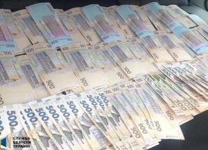 Главу подразделения Укрзализныци задержали на взятке в 100 тысяч (фото)