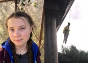 Чучело активистки Греты Тунберг повесили на мосту в Риме (фото)