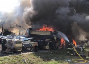 Уламки російської ракети спричинили масштабну пожежу під Уманню, є поранені (фото, відео)