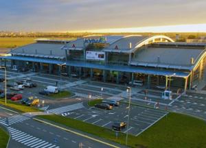Аэропорт «Жуляны» закрыли на 10 дней