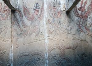 Археологи нашли древнюю китайскую гробницу с каменными стражниками