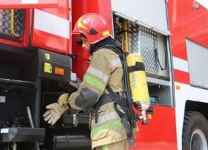 В Одессе произошел пожар на территории завода (фото)