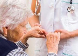 Медики назвали признаки, указывающие на раннюю стадию болезни Паркинсона