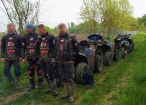 Поляки на квадроциклах незаконно перетнули кордон України (відео)