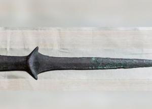 Ученые обнаружили самый старый меч в мире