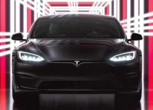 Tesla представила самый быстрый электромобиль (видео)