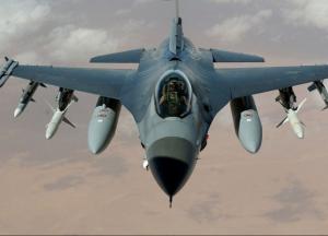Винищувачі F-16 можуть не допомогти: військовий експерт насторожив заявою про втрату територій