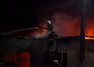 Ночью на одесском пляже сгорела летняя площадка (фото)