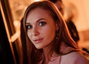 Слава Каминская ошарашила поклонников пикантным снимком в купальнике (фото)