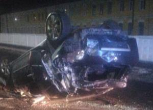 На Волыни девочка-подросток на авто врезалась в забор воинской части