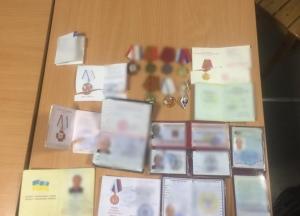 На админгранице с Крымом задержали "ополченца" с наградами от оккупантов (фото)