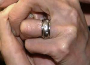 Американке вернули кольцо, потерянное 27 лет назад (видео) 