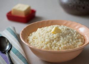 Медики рассказали о вреде манной и рисовой каши