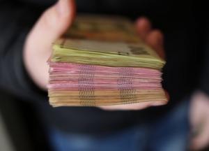 Реальная зарплата в Украине выросла на 12% за год