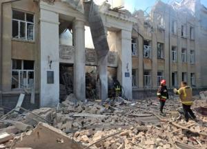 Росія атакувала Білгород-Дністровський балістикою: зруйновано ліцей, є загиблі (відео)