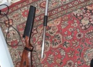 На Киевщине пьяный мужчина с ружьем устроил стрельбу (фото)