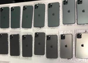 В Борисполе задержали украинца с 26 iPhone в штанах (фото, видео) 