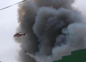 Дніпро накрив густий дим: горять склади бинтів, шин і шоколаду Millenium (відео)