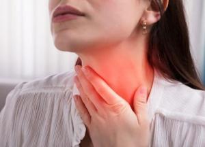 Врачи подсказали, как избавиться от боли в горле без лекарств