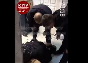 "Из Донецка поприезжали": в Киеве охранники магазина жестоко избили вора (видео)