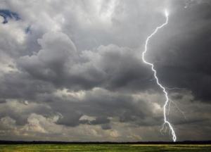 Оранжевый уровень опасности: в Украине объявлено штормовое предупреждение