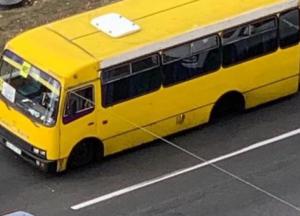 В Киеве у маршрутки на ходу отвалились колеса (фото)