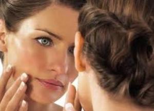 Эксперты рассказали, какие продукты плохо влияют на кожу