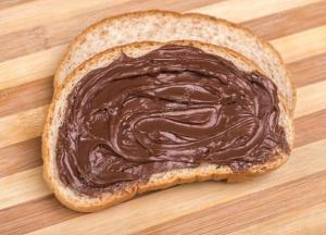 Диетологи развенчали миф о вреде хлеба и шоколада