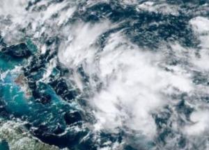 На известный курорт надвигается еще один ураган