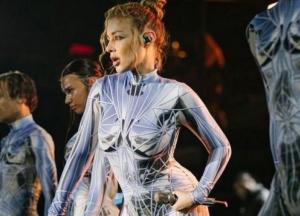 Тина Кароль продала свой отпечаток пальца за 100 тысяч