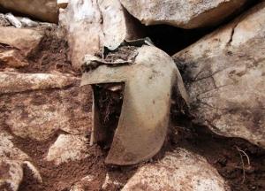 Археологи обнаружили в пещере-гробнице редкую находку времен греко-персидских войн
