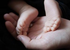 Задушила после рождения: жительницу Черкасской области подозревают в убийстве ребенка