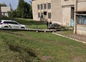 На Днепропетровщине 18-летний парень тяжело ранил полицейского