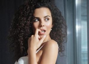 Настя Каменских опубликовала голый снимок из супружеского ложа (фото)