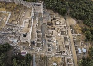Археологи нашли в древнем городе цистерны для воды, которым 1,5 тыс. лет