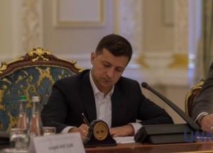 Зеленский ввел в действие решение СНБО по заводу "Мотор Сич"