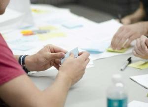 В США ІТ-компания предлагает новым сотрудникам 5 тысяч долларов за увольнение