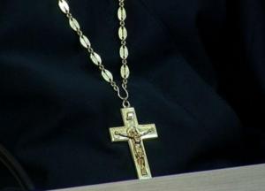 Парень убил священника-педофила и проткнул ему горло крестом