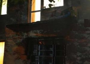 Во Львове три человека выпали с балкона из-за обвала перил