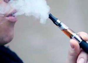 Врачи подтвердили вред электронных сигарет 