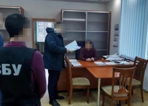 В Запорожье чиновника горсовета подозревают в присвоении 1,5 млн бюджетных средств (фото)