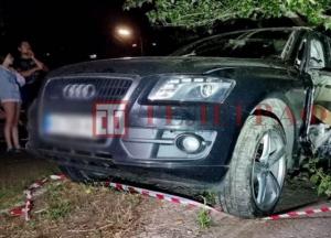 В Киеве судья с признаками опьянения протаранила дерево, чуть не сбив людей (фото, видео)