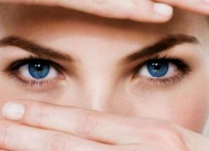 Названы витамины, которые ведут к заболеваниям глаз