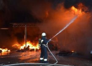В Харькове произошел пожар в заводском ангаре, есть погибший