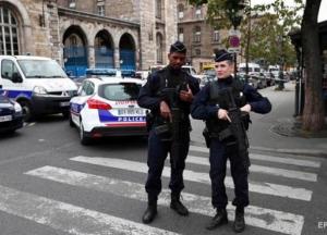 Инвалид устроил резню в префектуре Парижа (видео, фото)