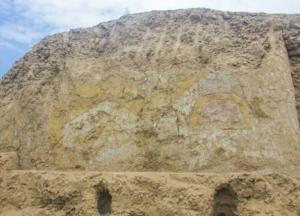 В Перу обнаружена уникальная фреска с изображением бога-паука с ножом