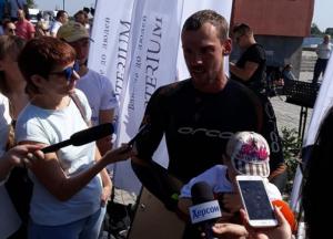 Пловец Михаил Романишин установил новый рекорд Украины, преодолев более 900 км по Днепру (фото)