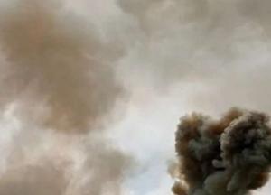 Прямий приліт "Іскандера" у будинок в Кривому Розі: пожежа більшає, є постраждалі (відео)