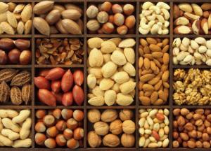 Медики назвали орехи, способные навредить женскому организму